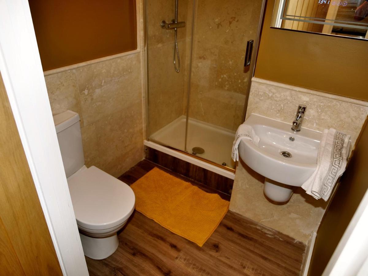 Ultra Deluxe Versace Apartment Near Sheffield Full Sky Tv 罗瑟勒姆 外观 照片